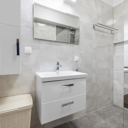 Natural Baltic Emilia Strupiechowska *