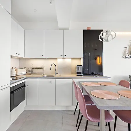 Natural Baltic Emilia Strupiechowska *