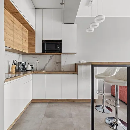 Natural Baltic Emilia Strupiechowska *