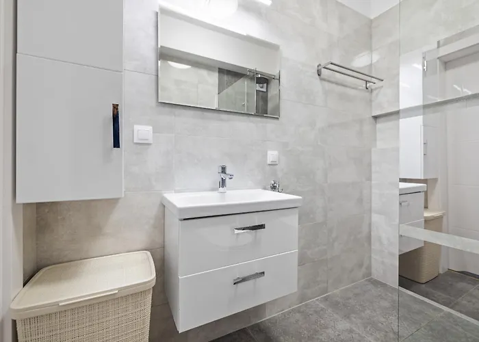 Natural Baltic Emilia Strupiechowska *