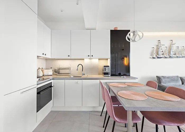 Natural Baltic Emilia Strupiechowska *